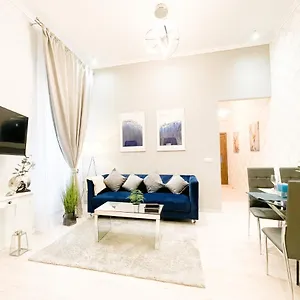 Downtown Deak-ferris Wheel Luxury Apartment Budapest